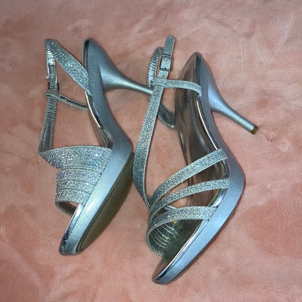 Heels - Picture 4 of 5